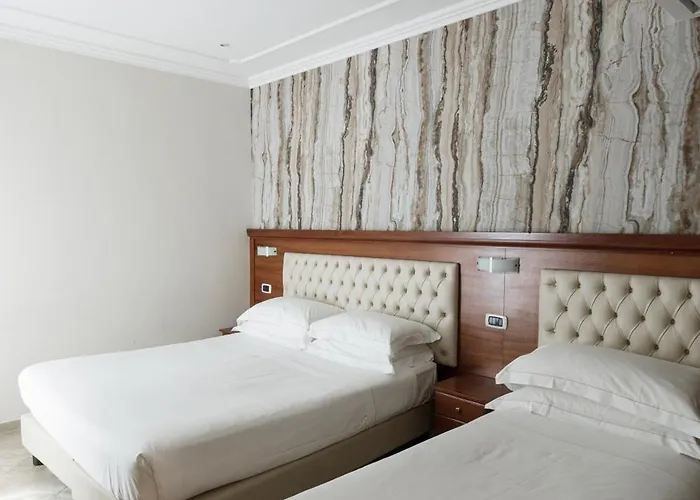 Esposizione Luxury Hotel 3*