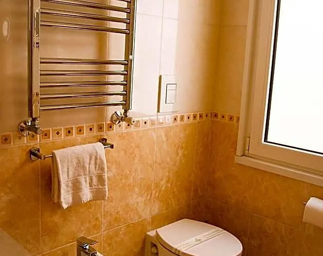 Otel Esposizione Luxury 3*